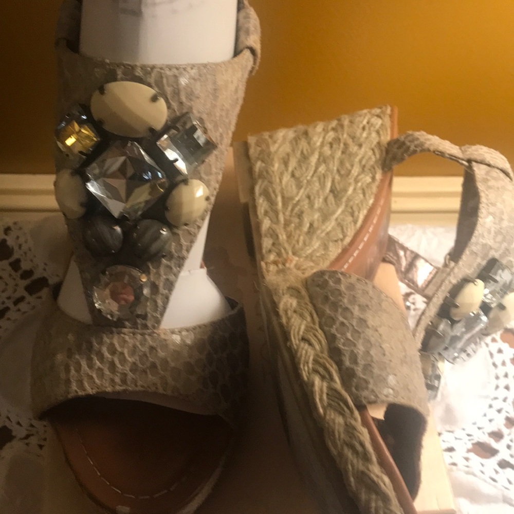 Libby Edelman, tan jeweled wedge sandals; size 7W - Picture 2 of 4